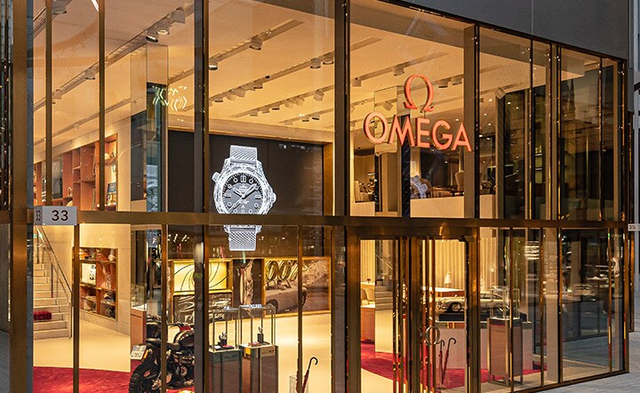 OMEGA rejoint The Circle