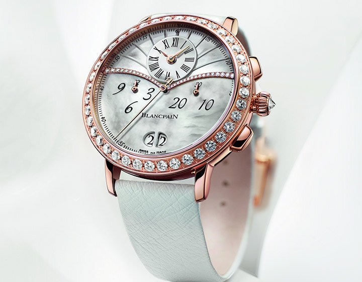 In step with contemporary women, the new Chronograph Large Date