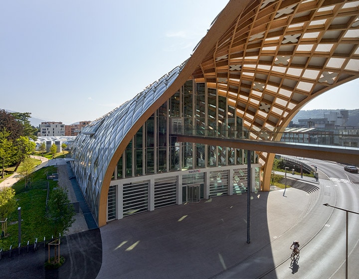 SWATCH INAUGURE SON NOUVEAU SIÈGE À BIENNE