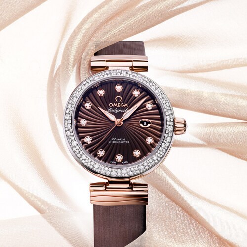 Omega Ladymatic more lustrous with a golden combination